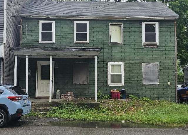 Property at 128 S Front St, Saint Clair, PA 17970, 2 beds, 1.5 baths