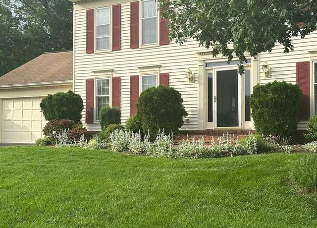 Property at 15470 Meherrin Dr, Centreville, VA 20120, 4 beds, 3.5 baths