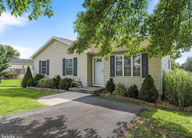 Property at 471 Universe Dr, Martinsburg, WV 25404, 3 beds, 2 baths