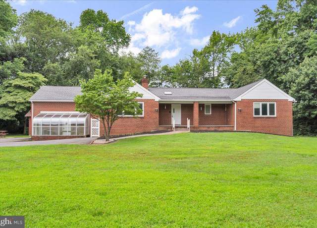 Property at 8 Emma Ct, Wilmington, DE 19810, 3 beds, 2.5 baths