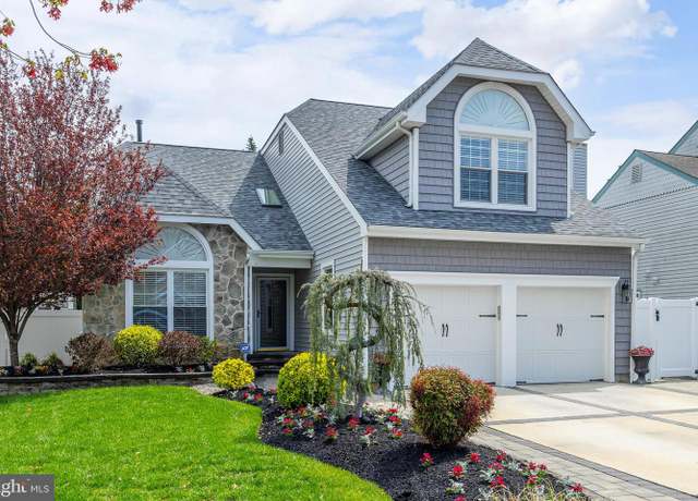 Property at 4 Hartzel Ct, Mount Laurel, NJ 08054, 5 beds, 3.5 baths