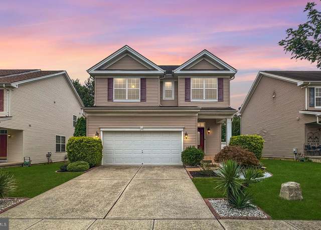 Property at 14 Springdale Dr, Gloucester City, NJ 08030, 4 beds, 2.5 baths