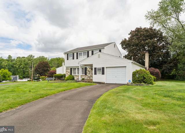 Property at 1070 Decker Ln, Warminster, PA 18974, 3 beds, 2.5 baths