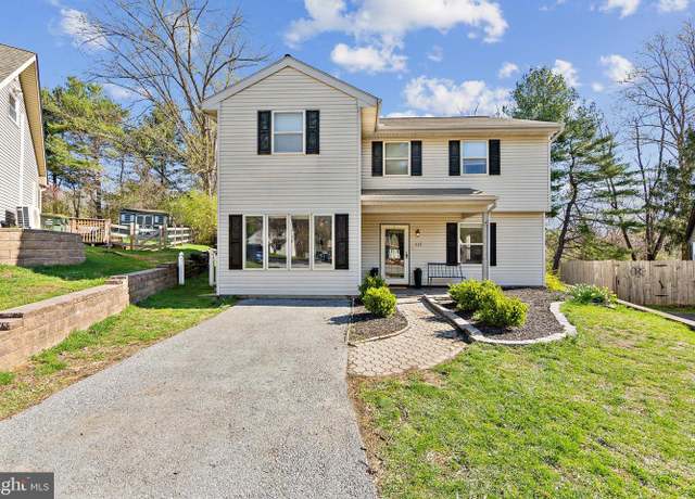 Property at 1127 New Hampshire Ln, Downingtown, PA 19335, 4 beds, 2.5 baths