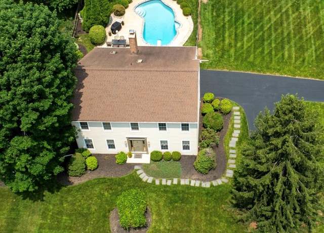 Property at 1163 Fielding Dr, West Chester, PA 19382, 4 beds, 2.5 baths
