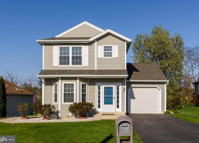 Property at 6271 S Highlands Cir, Harrisburg, PA 17111, 3 beds, 3.5 baths