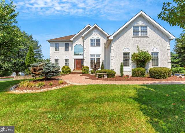 Property at 14 Cherrydale Rd, Glen Mills, PA 19342, 4 beds, 3.5 baths
