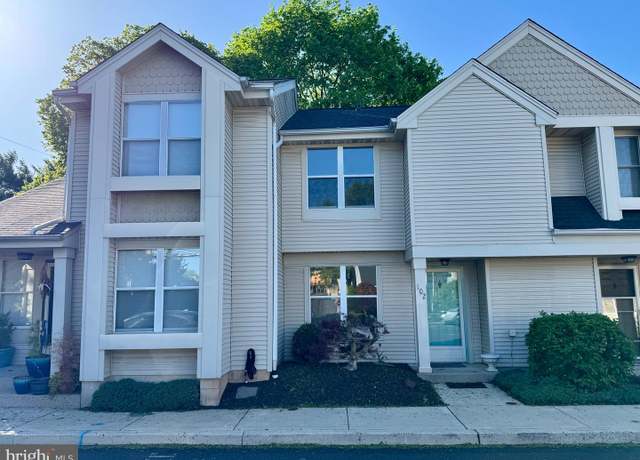Property at 102 Allison Ct, Lansdale, PA 19446, 2 beds, 1.5 baths