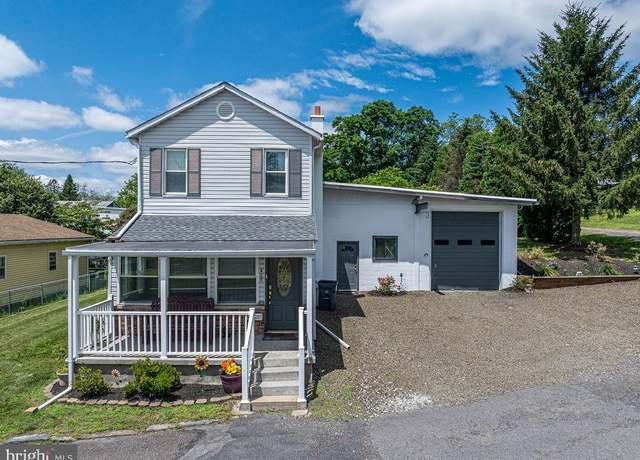 Property at 205 N School St, Mount Carmel, PA 17851, 3 beds, 1 bath