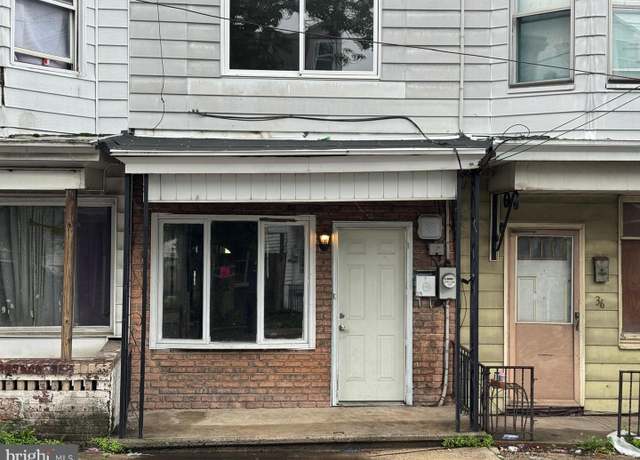 Property at 38 S 10th St, Mahanoy City, PA 17948, 3 beds, 1.5 baths