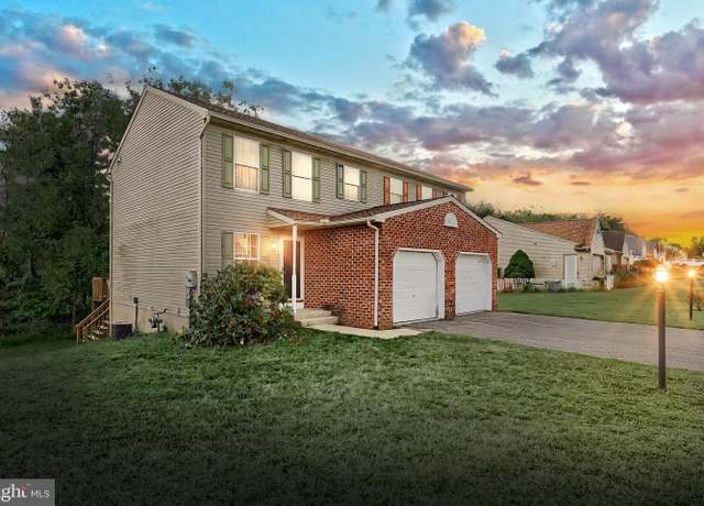 Property at 2063 Wyatt Cir, Dover, PA 17315, 3 beds, 1.5 baths