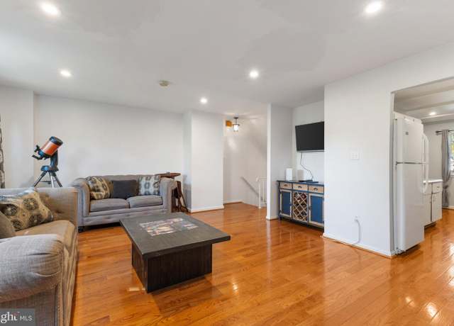 Property at 14827 Palmerston Sq, Centreville, VA 20120, 3 beds, 3 baths
