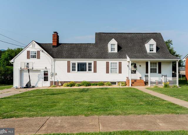 Property at 885 W Main St, Stanley, VA 22851, 4 beds, 2 baths