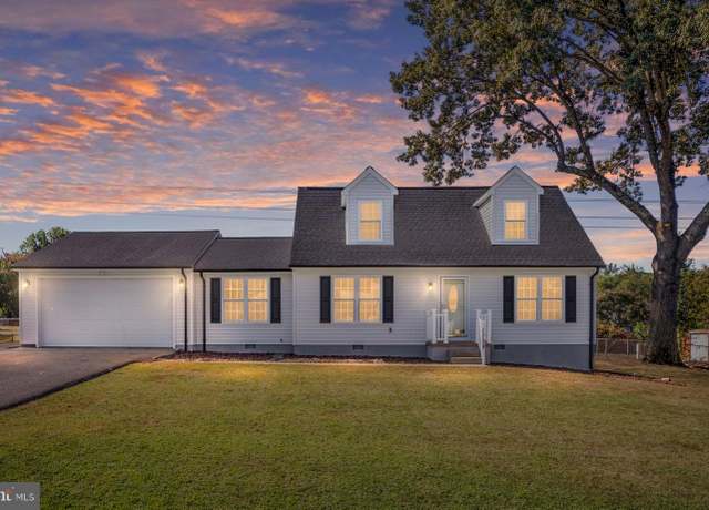 Property at 1708 Sherwood Dr, Fredericksburg, VA 22405, 4 beds, 2 baths