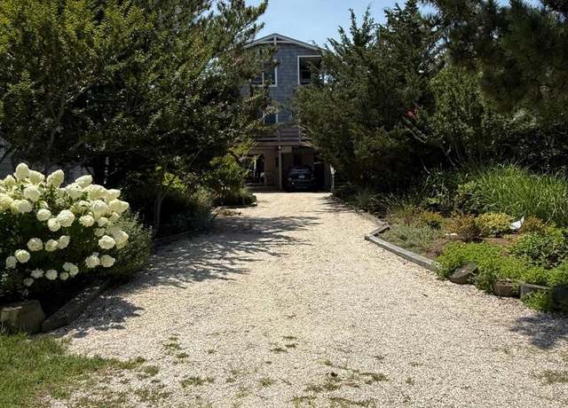 Property at 4 E Bayard St, Fenwick Island, DE 19944, 3 beds, 3 baths