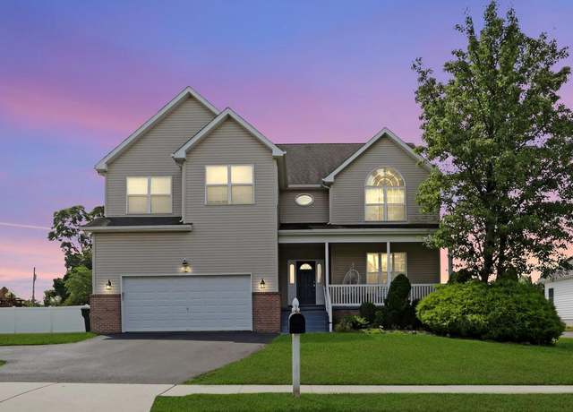 Property at 34 Center Ave, Burlington, NJ 08016, 4 beds, 3.5 baths