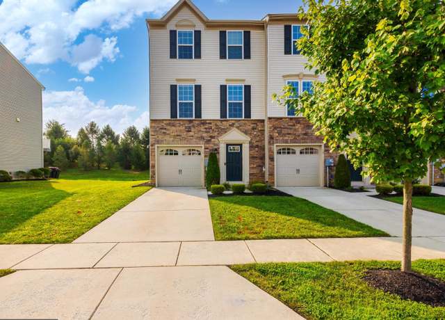 Property at 12 Farm Field Ln, Sicklerville, NJ 08081, 3 beds, 2.5 baths