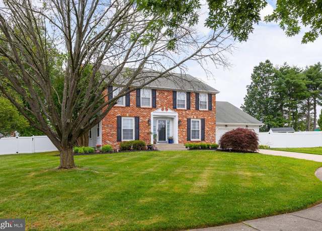 Property at 1 Dorado Ct, Clementon, NJ 08021, 4 beds, 2.5 baths