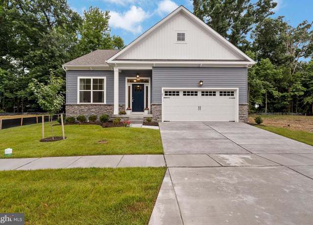 Property at 11 Rocky Green Ln, Gettysburg, PA 17325, 2 beds, 2 baths