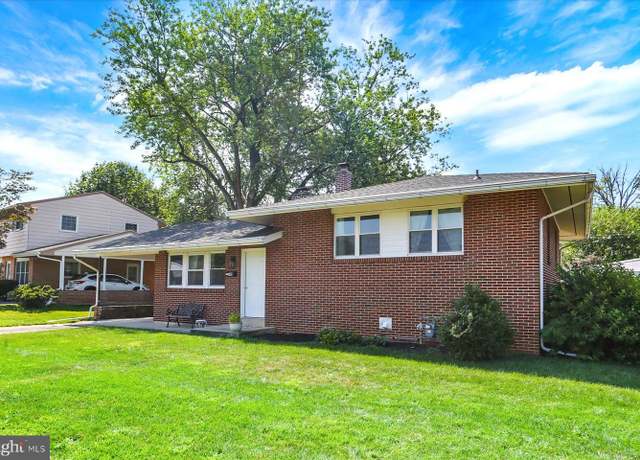 Property at 606 Robert St, Mechanicsburg, PA 17055, 3 beds, 2 baths