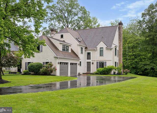 Property at 237 Trianon Ln, Villanova, PA 19085, 5 beds, 3.5 baths