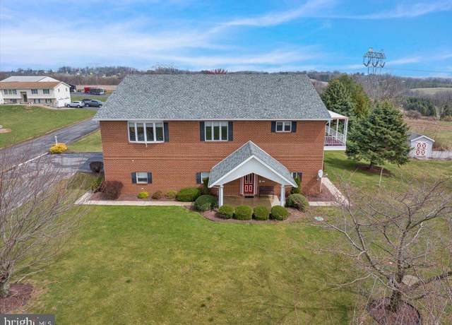 Property at 4659 Maple St, Schnecksville, PA 18078, 3 beds, 3.5 baths