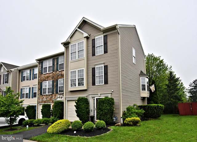 Property at 200 Georges Ct, North Wales, PA 19454, 3 beds, 2.5 baths