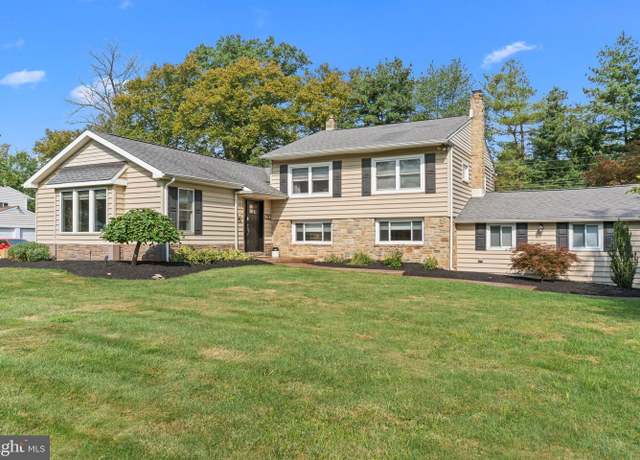 Property at 720 Oak Terrace Dr, Ambler, PA 19002, 3 beds, 2.5 baths