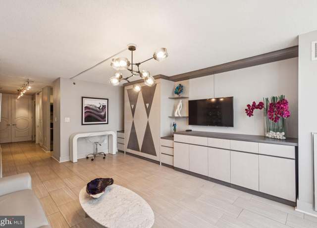 Property at 2018 Walnut St Unit 12M, Philadelphia, PA 19103, 1 bath