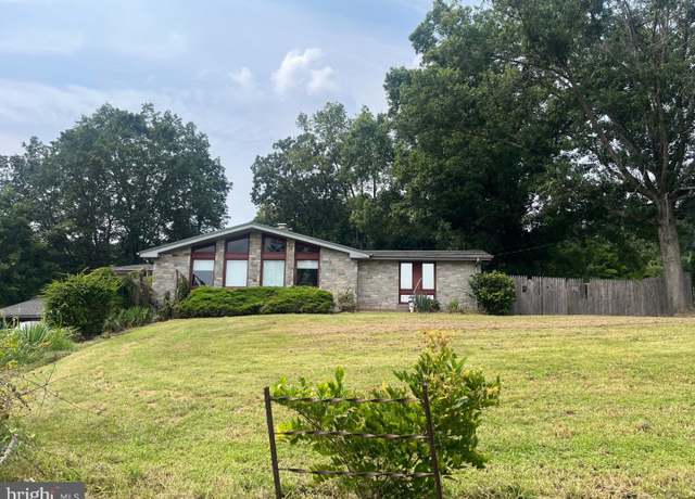 Property at 633 Potts Hill Rd, Lewisberry, PA 17339, 4 beds, 3 baths