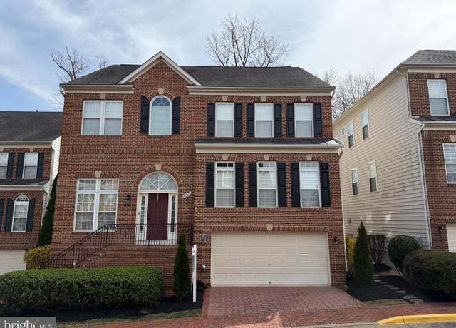 Property at 7005 Stone Inlet Dr, Fort Belvoir, VA 22060, 5 beds, 3.5 baths