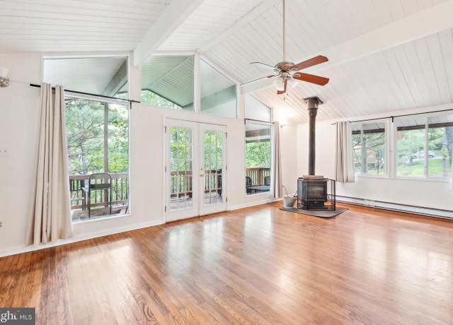 Property at 94 Deer Trl, Mount Jackson, VA 22842, 3 beds, 2 baths
