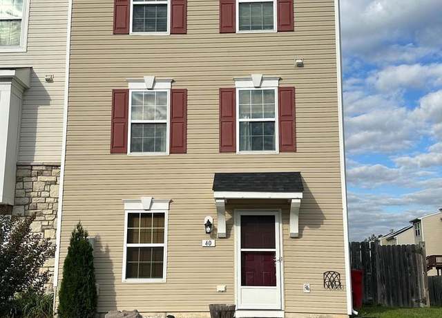 Property at 40 Private Ct, Bunker Hill, WV 25413, 3 beds, 2.5 baths