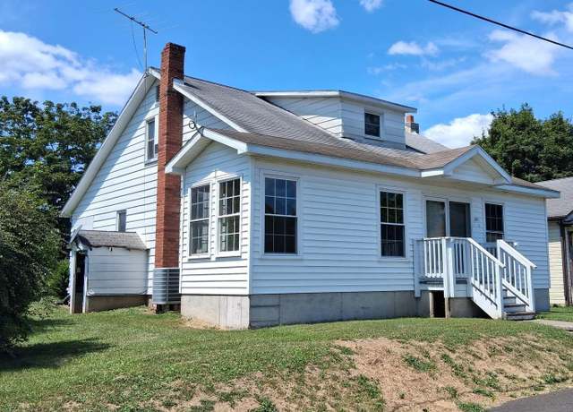 Property at 52 Mccoole Ave, Paw Paw, WV 25434, 3 beds, 1.5 baths