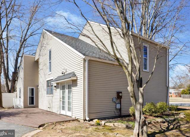 Property at 12 Royal Grant Way, Dover, DE 19901, 4 beds, 1.5 baths