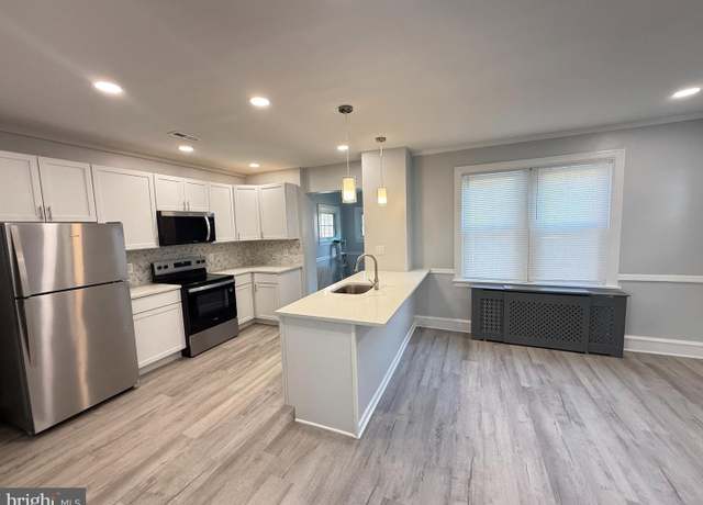 Property at 602 W Twenty Seventh St, Wilmington, DE 19802, 3 beds, 1.5 baths