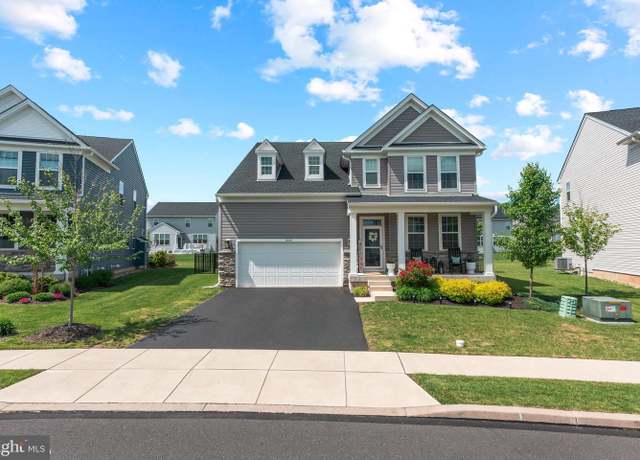 Property at 2042 Morgan Creek Dr, Quakertown, PA 18951, 4 beds, 2.5 baths