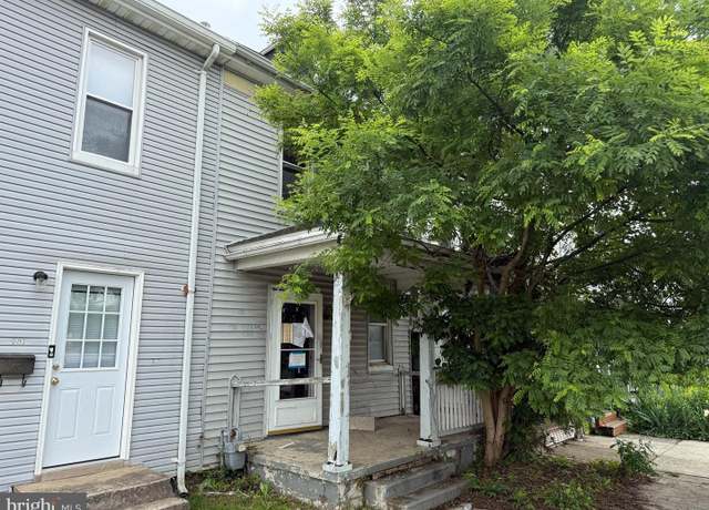 Property at 203 Fulton St, York, PA 17403, 1 bed, 2 baths