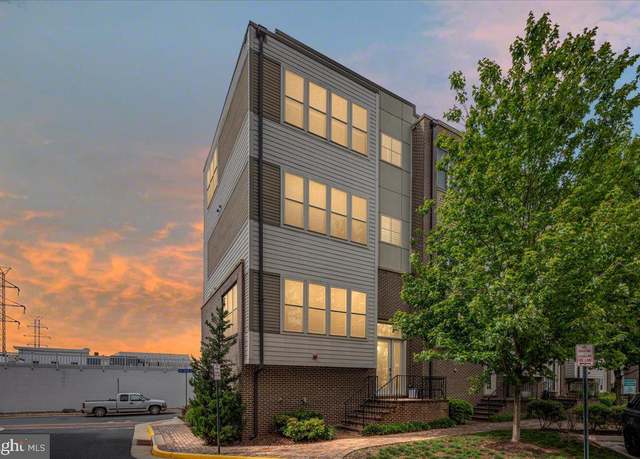 Property at 101 Dyer Ct, Herndon, VA 20170, 4 beds, 3.5 baths