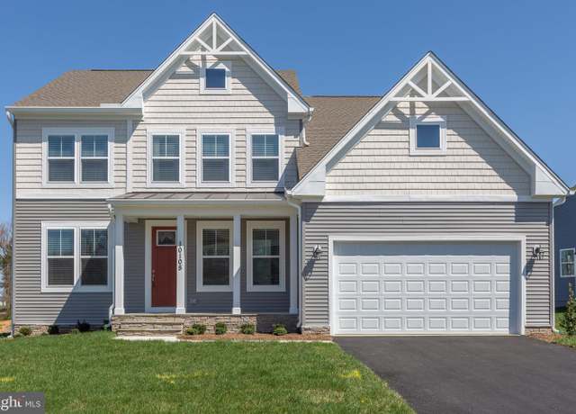 Property at 1 Blakely St, Fredericksburg, VA 22408, 4 beds, 2.5 baths