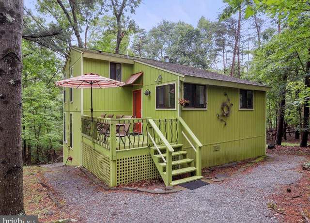 Property at 184 Blizzard Ln, Hedgesville, WV 25427, 2 beds, 2.5 baths