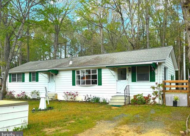 Property at 20229 Spruce Ave, Lewes, DE 19958, 3 beds, 2 baths