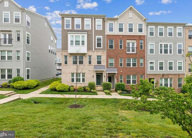 Property at 2739 Pinebrook Rd, Hyattsville, MD 20785, 2 beds, 2.5 baths