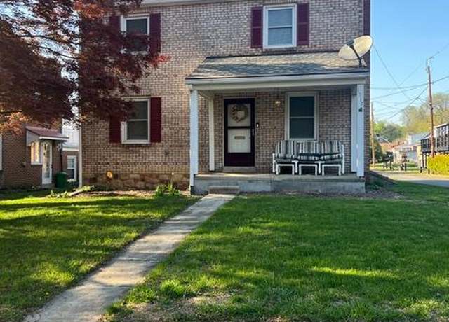 Property at 1517 Bern St, Reading, PA 19604, 3 beds, 1.5 baths