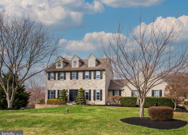 Property at 208 Lewis Farm Dr, Cochranville, PA 19330, 4 beds, 2.5 baths