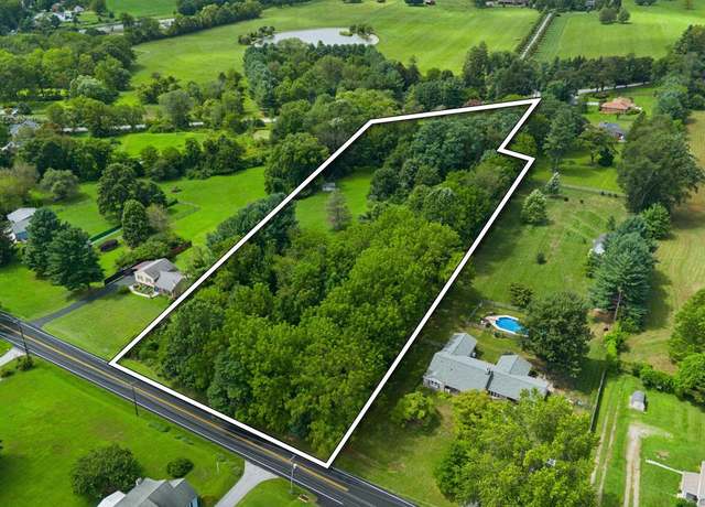 Property at 907 Unionville Wawaset Rd, Kennett Square, PA 19348