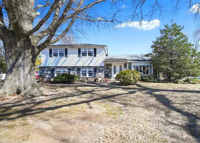 Property at 863 Furrow Ln, Huntingdon Valley, PA 19006, 4 beds, 2.5 baths