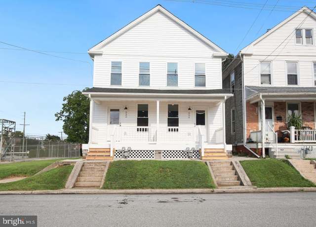 Property at 522 E Walnut St, Hanover, PA 17331, 3 beds, 1.5 baths