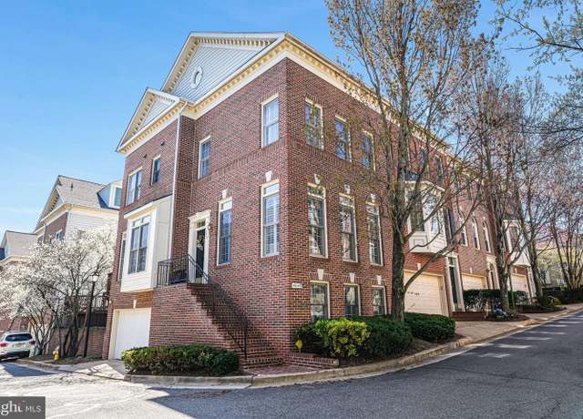 Property at 4640 Kirkpatrick Ln, Alexandria, VA 22311, 3 beds, 3.5 baths