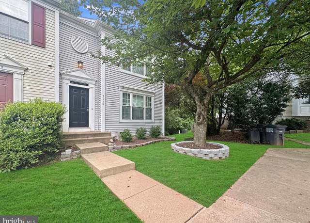 Property at 5920 Gunther Ct, Centreville, VA 20120, 3 beds, 2.5 baths